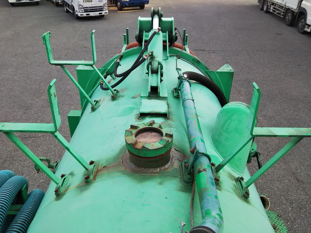 いすゞフォワード汚泥吸引車中型（4t）[写真20]