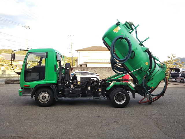 いすゞフォワード汚泥吸引車中型（4t）[写真06]