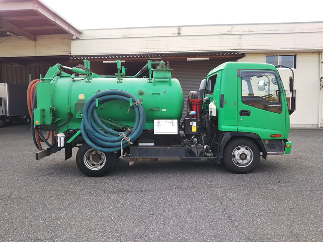 いすゞフォワード汚泥吸引車中型（4t）[写真07]