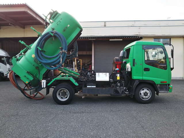 いすゞフォワード汚泥吸引車中型（4t）[写真08]