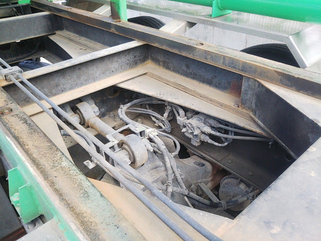 いすゞギガ汚泥吸引車大型（10t）[写真14]