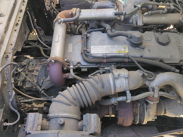 いすゞギガ汚泥吸引車大型（10t）[写真18]