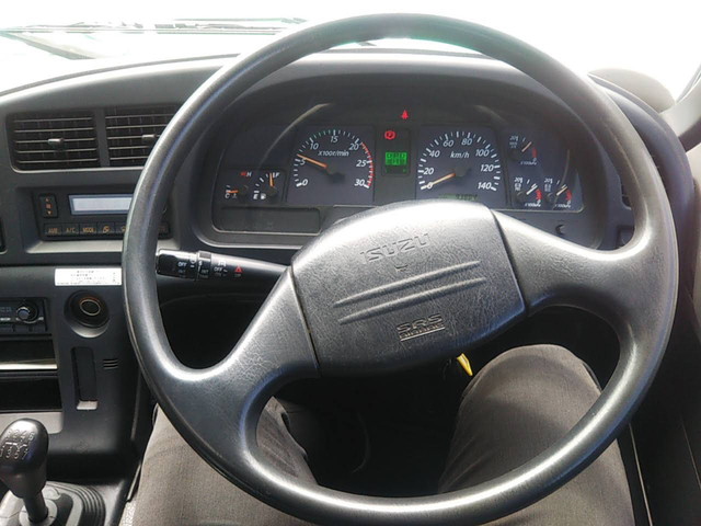 いすゞギガ汚泥吸引車大型（10t）[写真21]