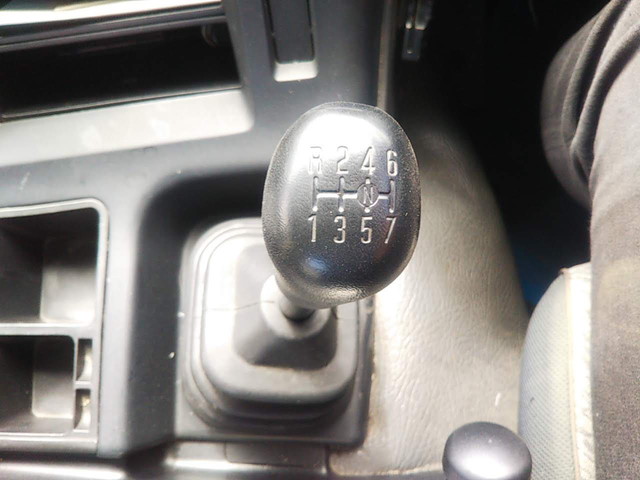 いすゞギガ汚泥吸引車大型（10t）[写真23]