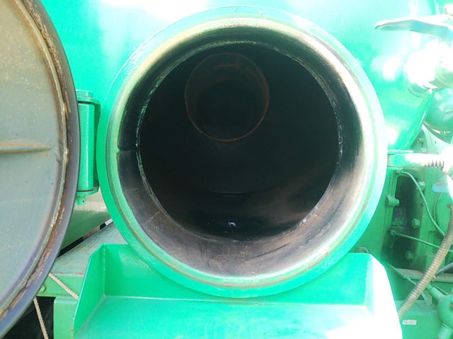 いすゞギガ汚泥吸引車大型（10t）[写真07]