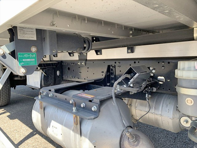 三菱ふそうファイターアルミウイング中型（4t）[写真15]