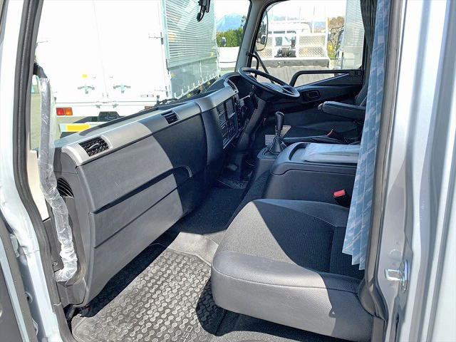 三菱ふそうファイターアルミウイング中型（4t）[写真23]