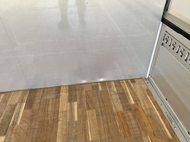 三菱ふそうファイターアルミウイング中型（4t）[写真08]