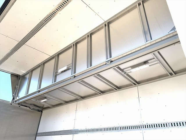 三菱ふそうファイターアルミウイング中型（4t）[写真09]