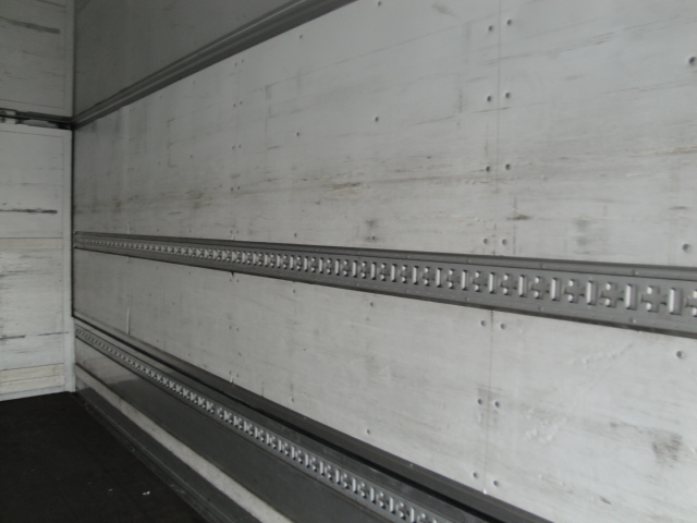 三菱ふそうファイターアルミウイング増トン（6t・8t）[写真07]