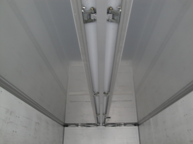 三菱ふそうファイターアルミウイング増トン（6t・8t）[写真08]