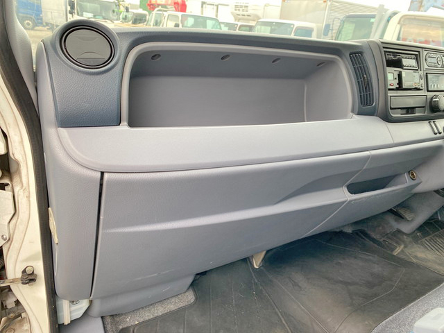 三菱ふそうキャンター冷凍車（冷蔵車）小型（2t・3t）[写真32]