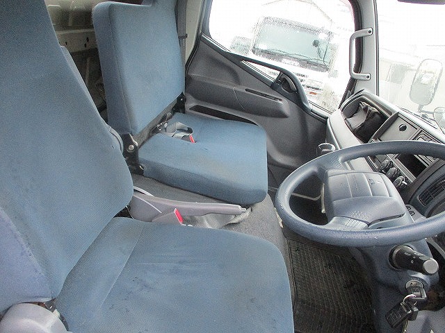 三菱ふそうキャンタークレーン3段小型（2t・3t）[写真14]