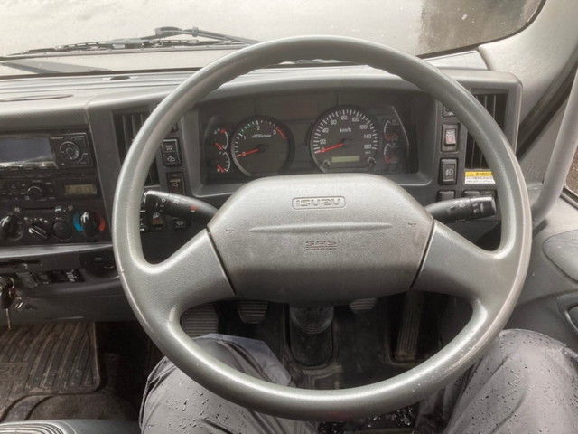 いすゞフォワードアルミウイング中型（4t）[写真29]