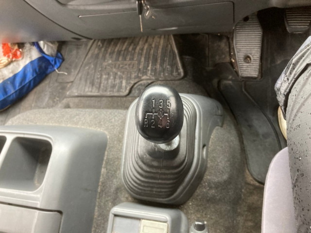 いすゞフォワードアルミウイング中型（4t）[写真31]