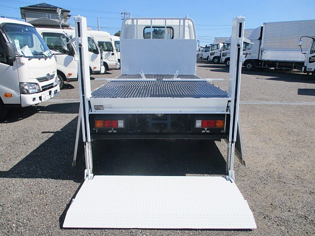 三菱ふそうキャンターアルミブロック小型（2t・3t）[写真09]