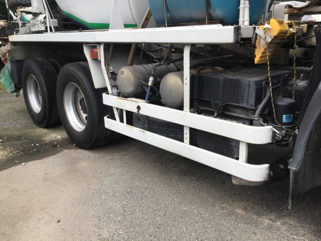 いすゞギガミキサー車（コンクリートミキサー）大型（10t）[写真18]