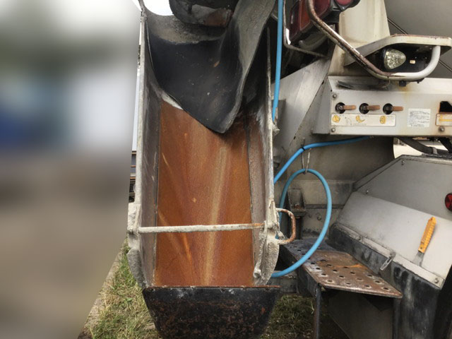 三菱ふそうスーパーグレートミキサー車（コンクリートミキサー）大型（10t）[写真11]
