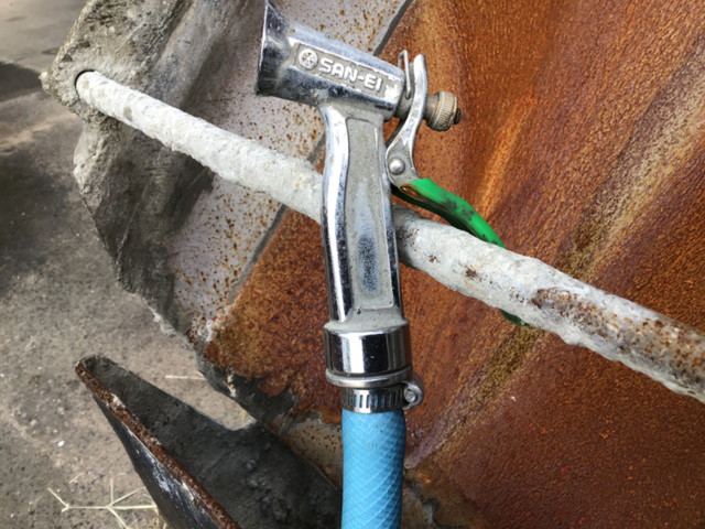 三菱ふそうスーパーグレートミキサー車（コンクリートミキサー）大型（10t）[写真12]