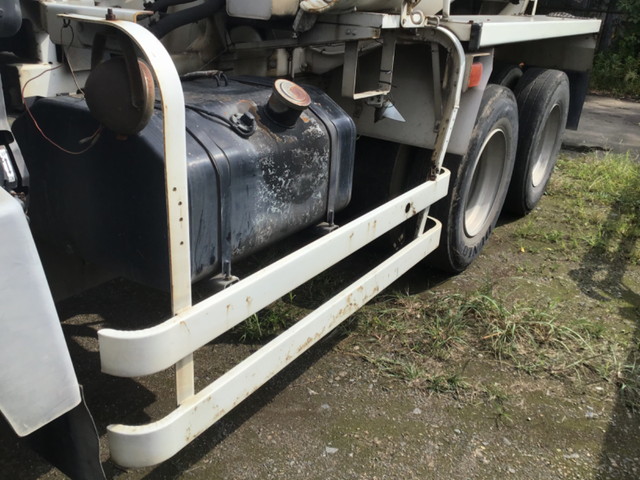 三菱ふそうスーパーグレートミキサー車（コンクリートミキサー）大型（10t）[写真16]