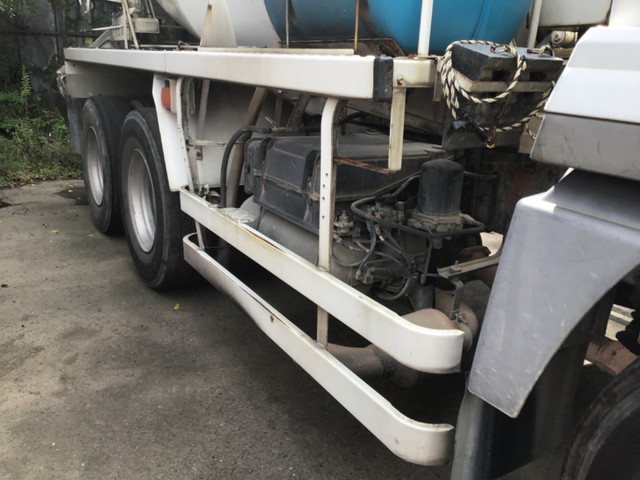 三菱ふそうスーパーグレートミキサー車（コンクリートミキサー）大型（10t）[写真17]