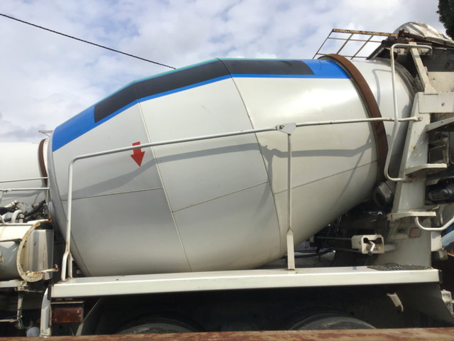 三菱ふそうスーパーグレートミキサー車（コンクリートミキサー）大型（10t）[写真04]