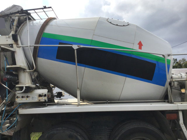 三菱ふそうスーパーグレートミキサー車（コンクリートミキサー）大型（10t）[写真05]