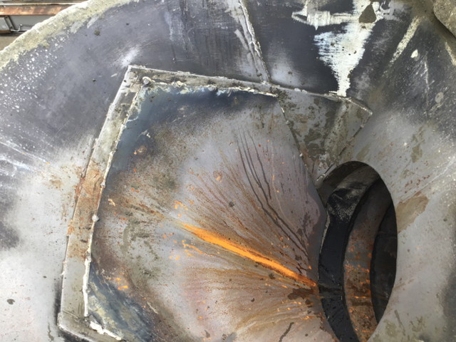 三菱ふそうスーパーグレートミキサー車（コンクリートミキサー）大型（10t）[写真09]