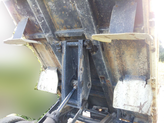 三菱ふそうキャンターダンプ小型（2t・3t）[写真10]