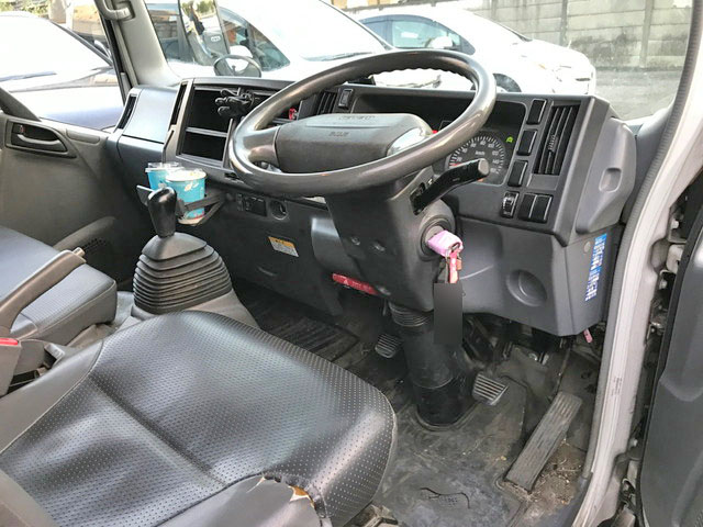 いすゞエルフアルミバン小型（2t・3t）[写真17]