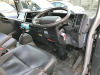 いすゞエルフアルミバン小型（2t・3t）[写真17]