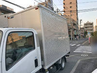 いすゞエルフアルミバン小型（2t・3t）[写真04]