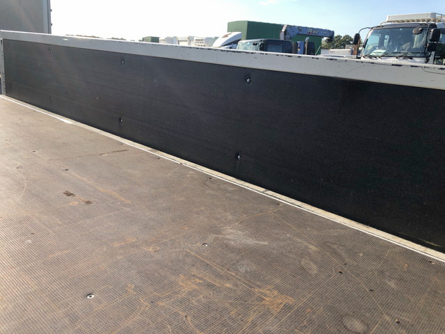 トヨタトヨエース平ボディ小型（2t・3t）[写真13]