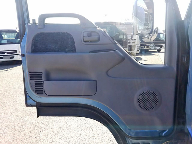 いすゞエルフアルミブロック小型（2t・3t）[写真25]