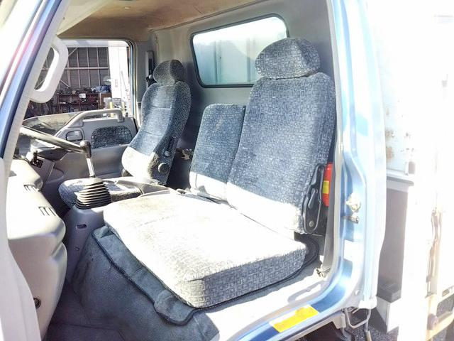 いすゞエルフアルミブロック小型（2t・3t）[写真29]