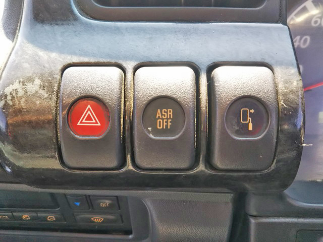 いすゞエルフアルミブロック小型（2t・3t）[写真33]