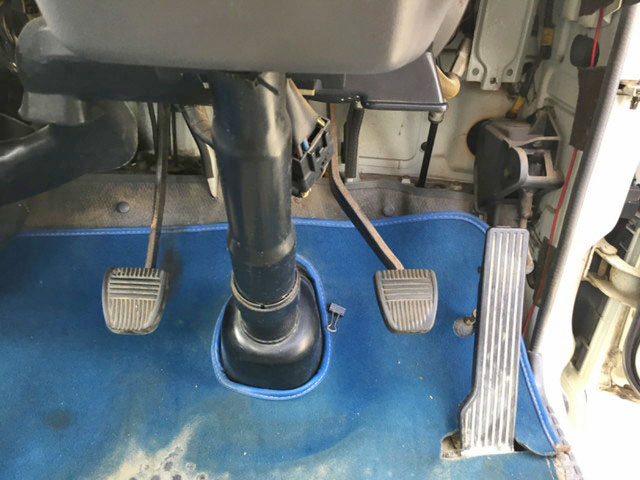 トヨタハイエース平ボディ小型（2t・3t）[写真23]