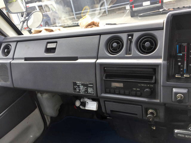 トヨタハイエース平ボディ小型（2t・3t）[写真24]
