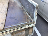 トヨタトヨエース平ボディ小型（2t・3t）[写真09]