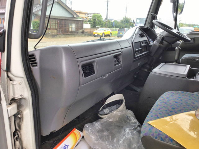 日野レンジャーアルミウイング中型（4t）[写真21]