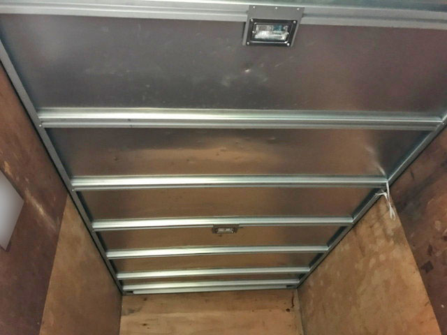 いすゞエルフアルミバン小型（2t・3t）[写真10]