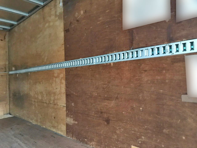 いすゞエルフアルミバン小型（2t・3t）[写真13]