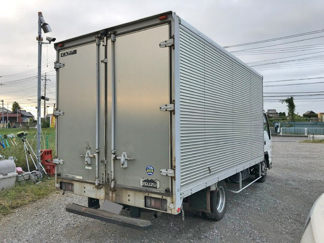 いすゞエルフアルミバン小型（2t・3t）[写真06]