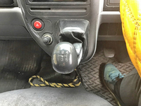 三菱ふそうキャンター平ボディ小型（2t・3t）[写真25]