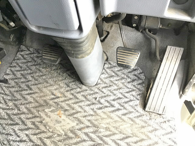 三菱ふそうキャンター平ボディ小型（2t・3t）[写真26]