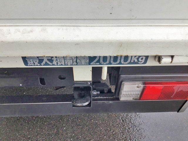 三菱ふそうキャンター平ボディ小型（2t・3t）[写真08]