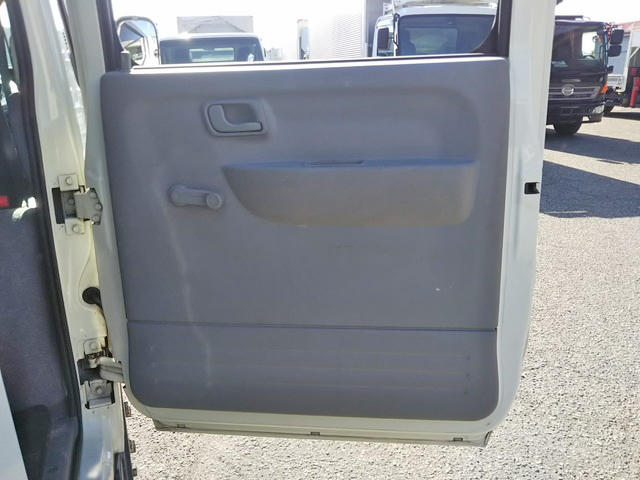 三菱ふそうキャンターダブルキャブ（Wキャブ）小型（2t・3t）[写真23]
