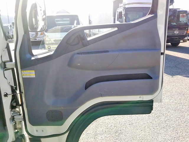 三菱ふそうキャンターダブルキャブ（Wキャブ）小型（2t・3t）[写真31]