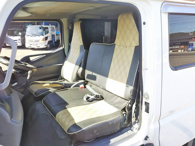 三菱ふそうキャンターダブルキャブ（Wキャブ）小型（2t・3t）[写真33]