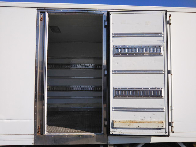 三菱ふそうキャンター冷凍車（冷蔵車）小型（2t・3t）[写真06]